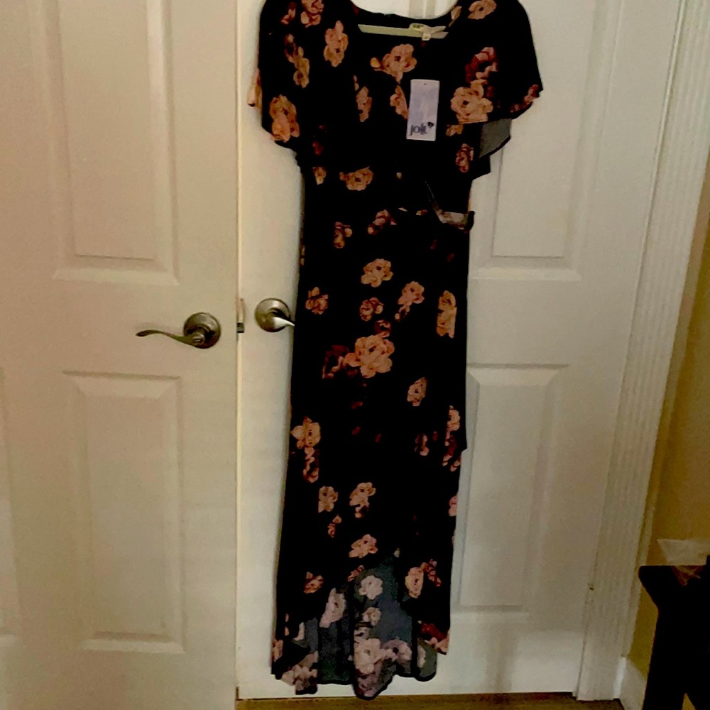 Jolt NWT Size L Purple/Flowered Maxi Dress